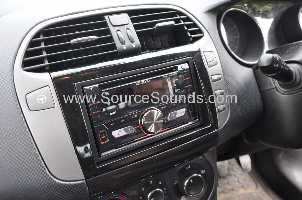 Fiat Bravo 2009 DAB stereo upgrade 003