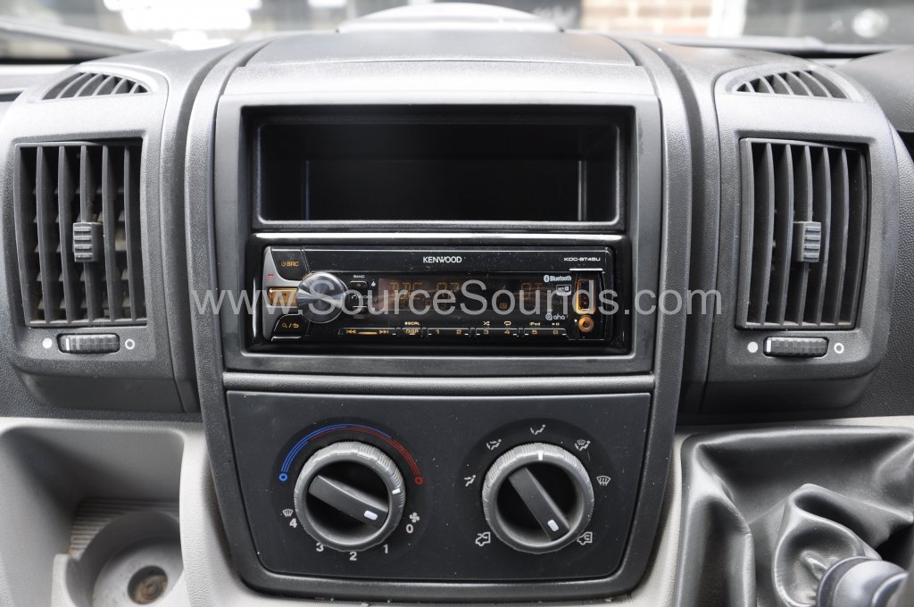 Fiat Ducato Horsebox 2010 stereo upgrade 003