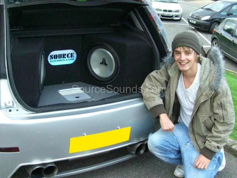 ford-fiesta-2005-boot-install-005