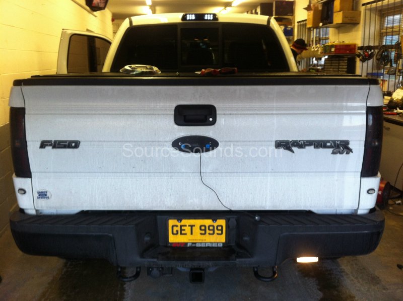 ford-raptor-reverse-camera-001