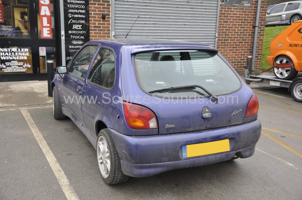 Ford Fiesta 2000 stereo upgrade 002
