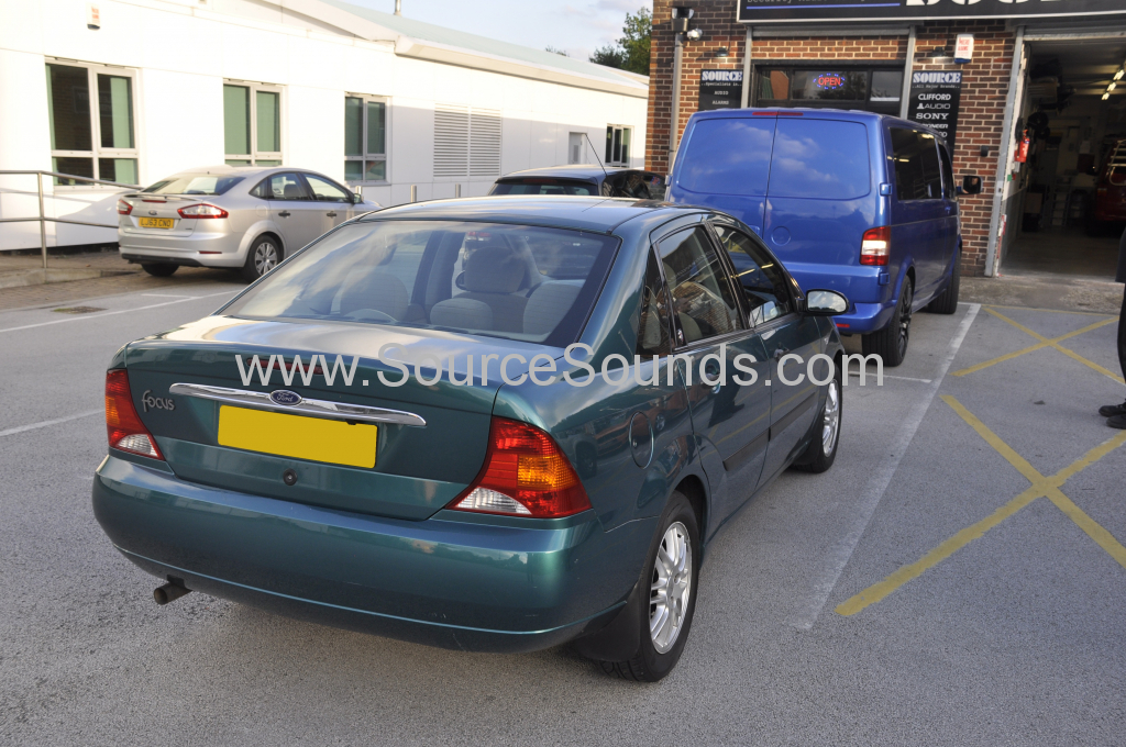 Ford Focus 2001 reverse camera 002