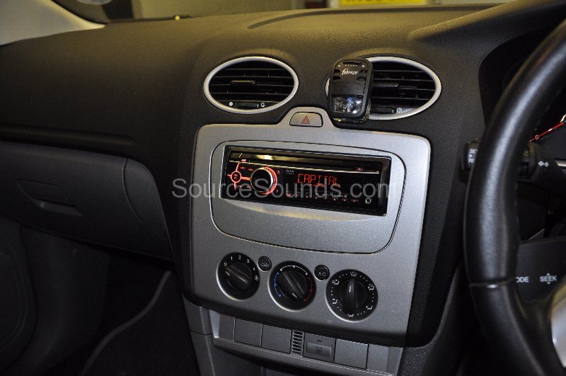 ford-focus-2008-stereo-upgrade-005 ford-focus-2008-stereo-upgrade-005