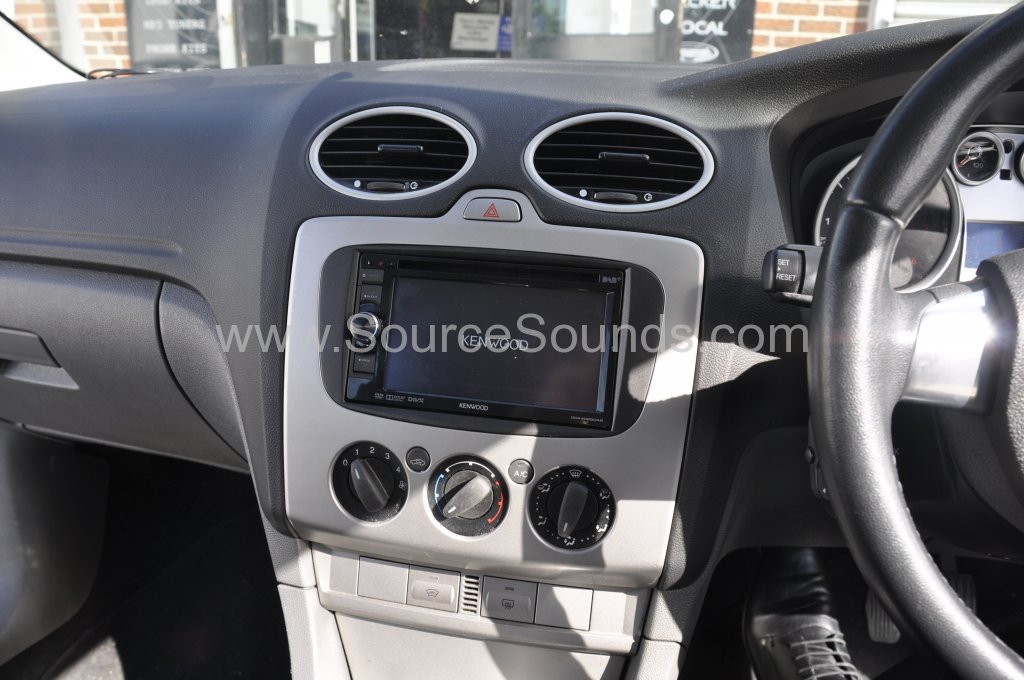 Ford Focus DAB screen upgrade 002