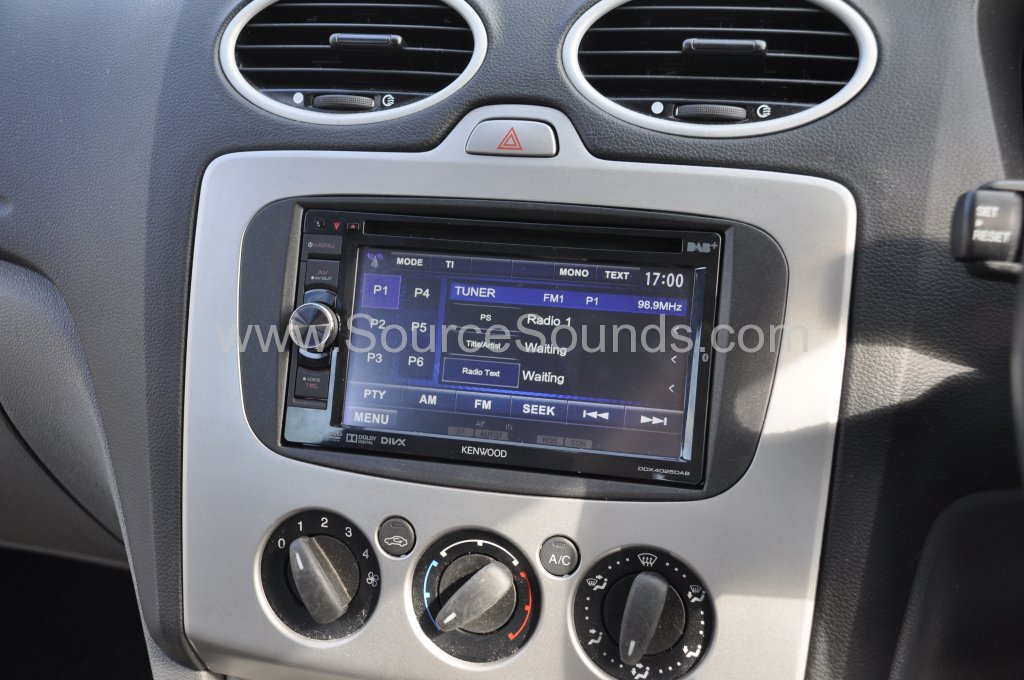 Ford Focus DAB screen upgrade 004