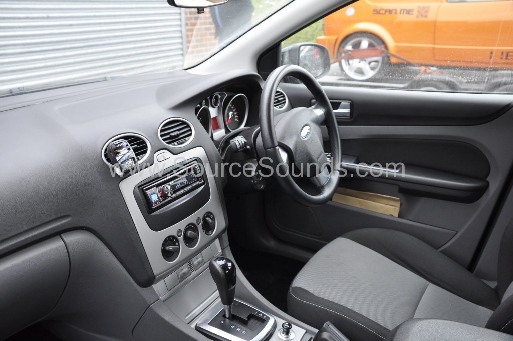Ford Focus 2010 DAB stereo upgrade 003