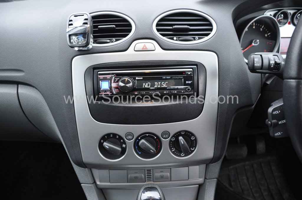 Ford Focus 2010 DAB stereo upgrade 005