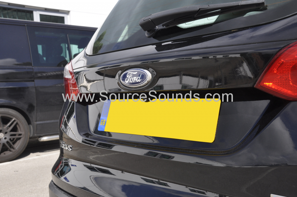 Ford Focus 2013 reverse camera upgrade 007