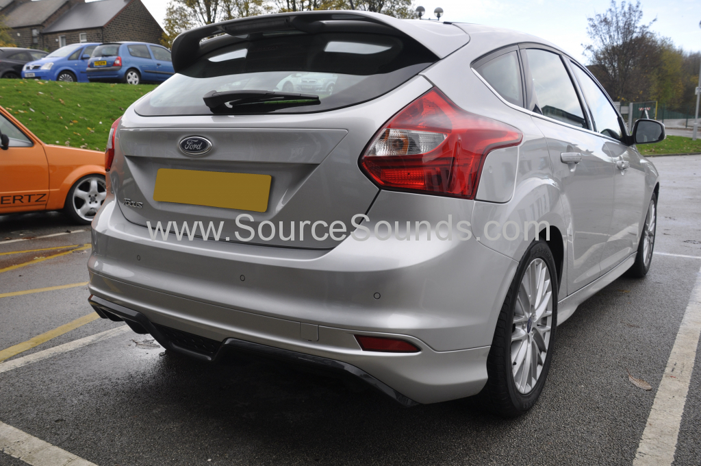 Ford Focus 2014 rear painted sensors 002