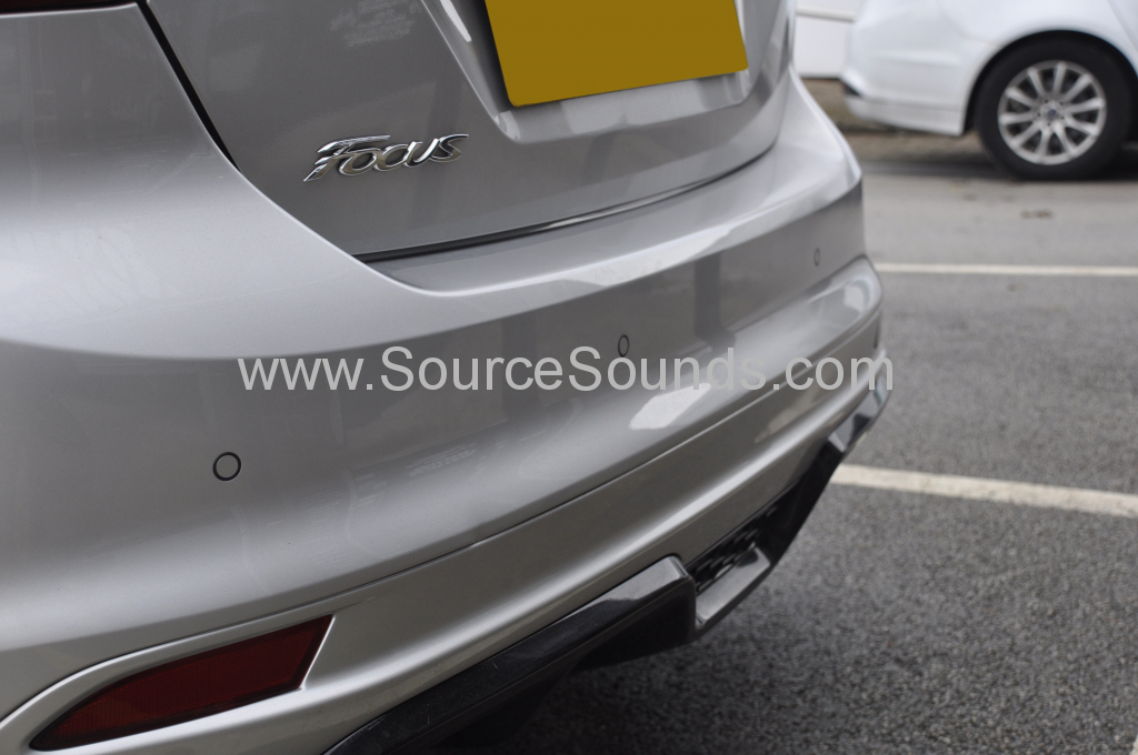Ford Focus 2014 rear painted sensors 003