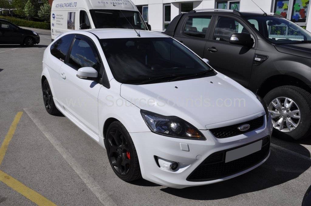 Ford Focus ST 2008 DAB stereo upgrade 001