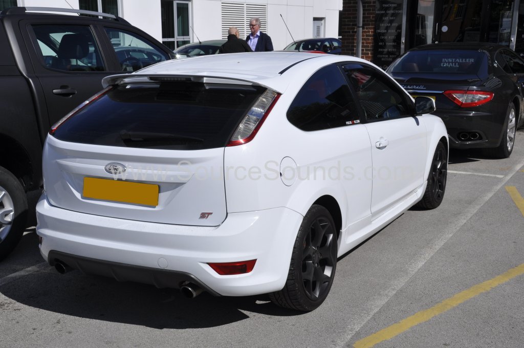 Ford Focus ST 2008 DAB stereo upgrade 002
