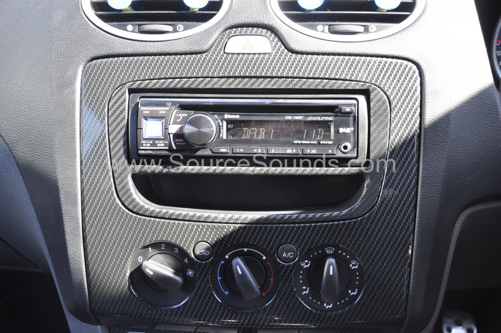 Ford Focus ST 2008 DAB stereo upgrade 004
