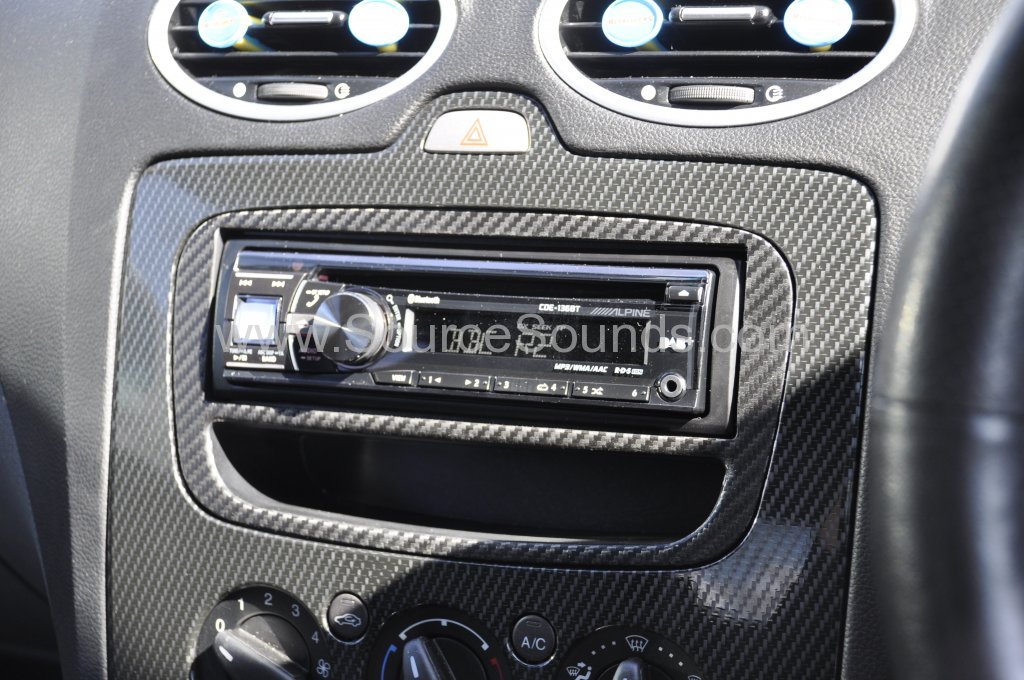 Ford Focus ST 2008 DAB stereo upgrade 006