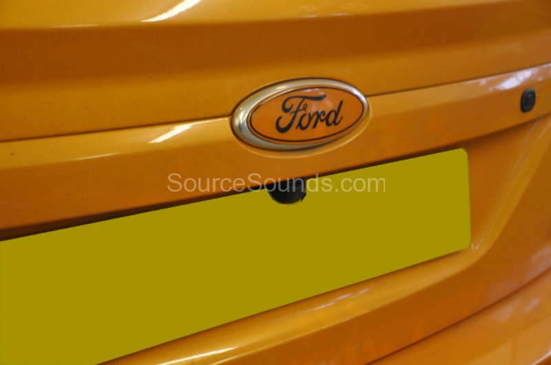 ford-focus-st-2010-reverse-camera-003