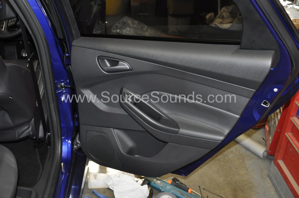 Ford Focus ST 2015 speaker upgrade 008.JPG