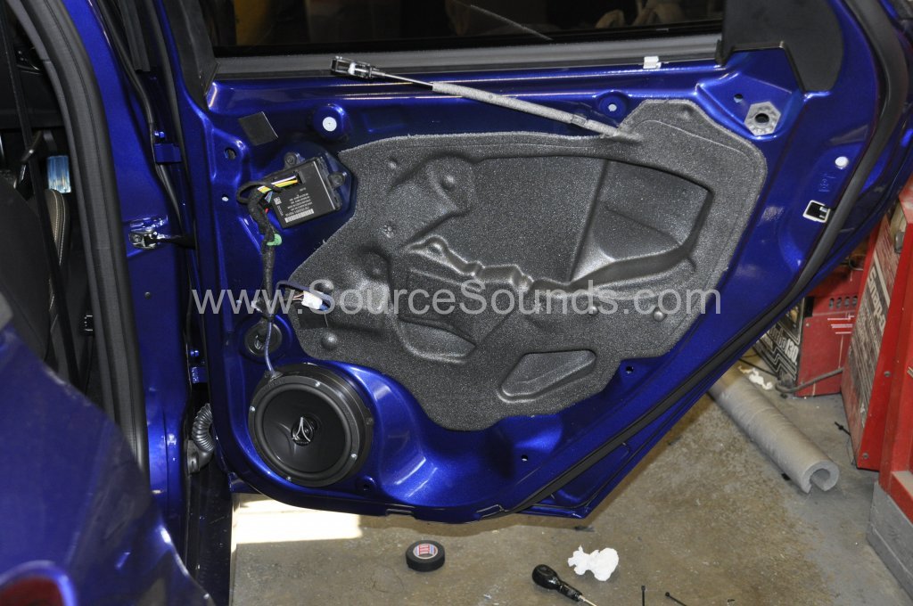 Ford Focus ST 2015 speaker upgrade 011.JPG