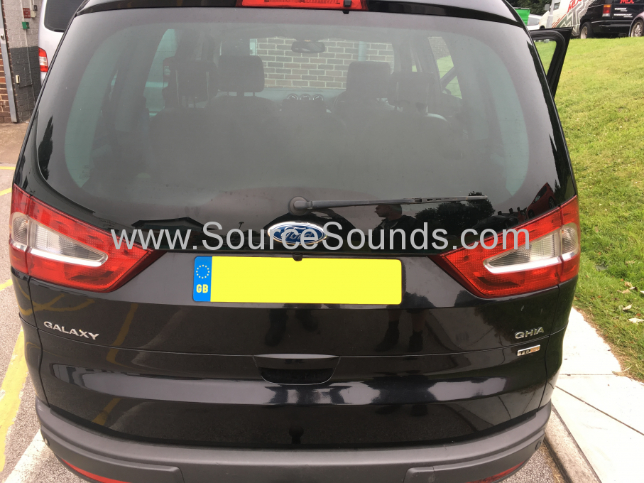 Ford Galaxy 2006 DAB upgrade with sharkfin 002