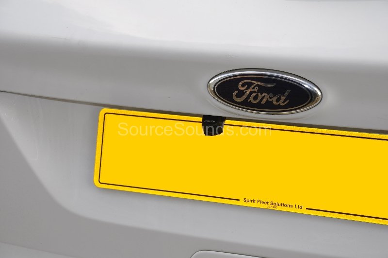 ford-kuga-2012-reverse-camera-upgrade-003 ford-kuga-2012-reverse-camera-upgrade-003