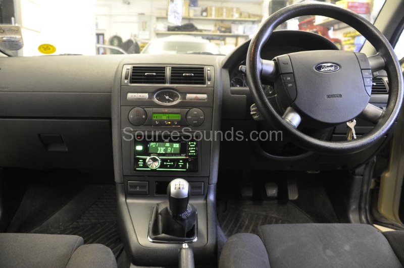 ford-mondeo-2006-double-din-stereo-upgrade-003