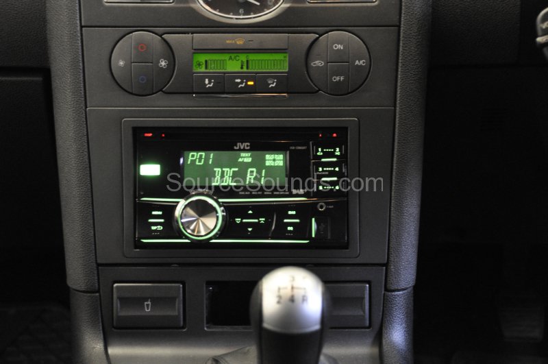 ford-mondeo-2006-double-din-stereo-upgrade-004