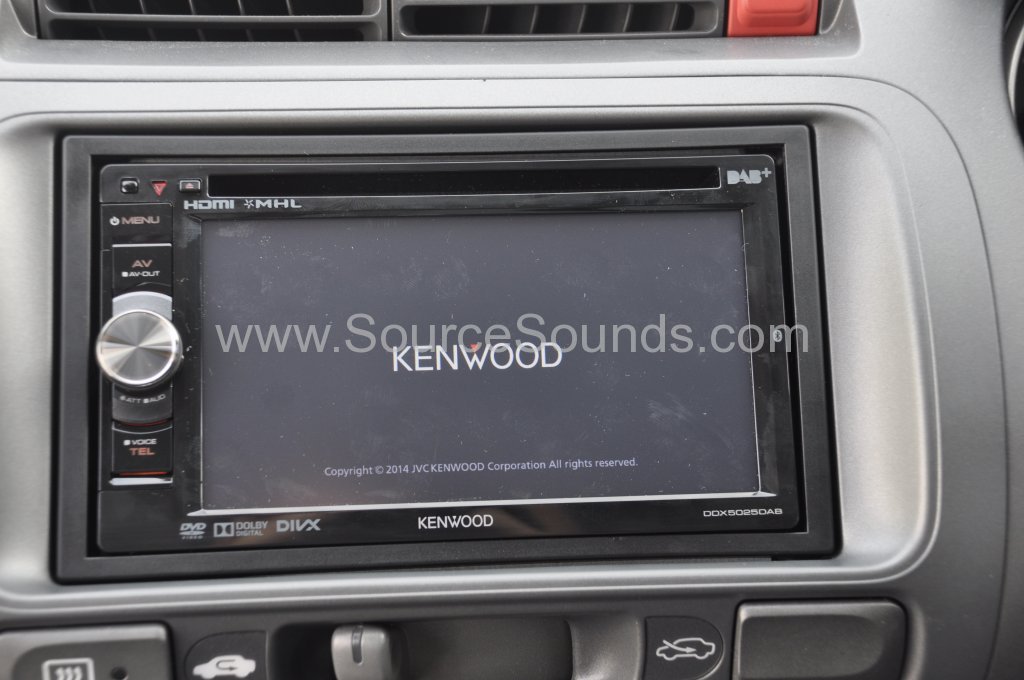 Honda Jazz 2005 DAB upgrade 004
