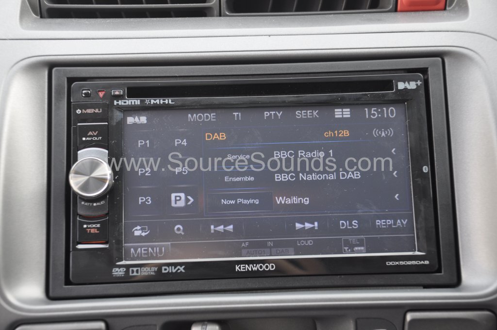 Honda Jazz 2005 DAB upgrade 007