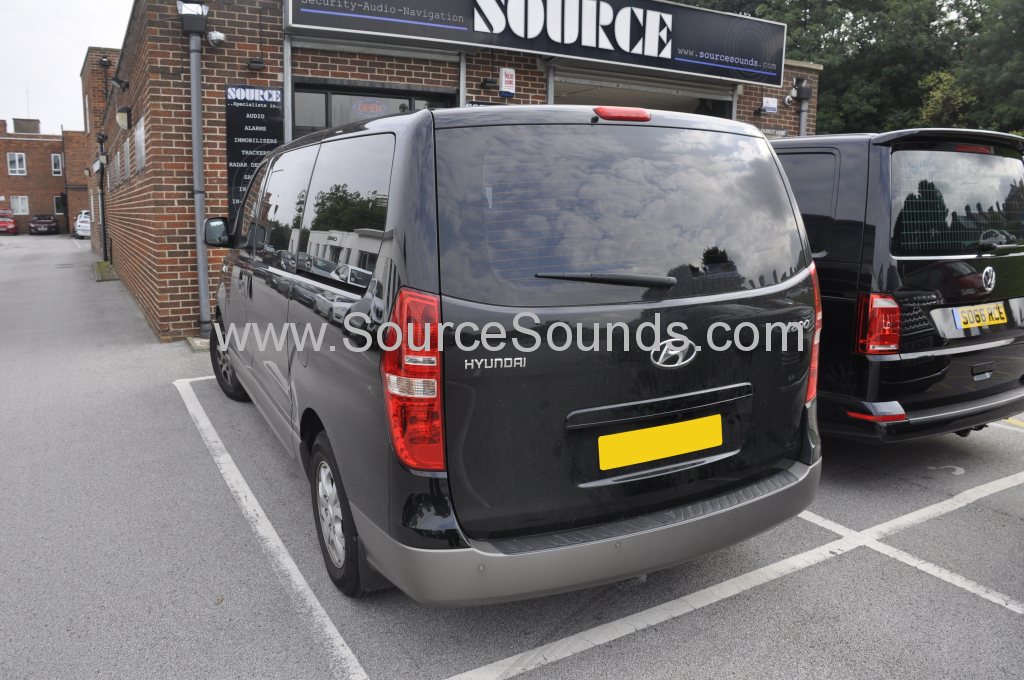 Hyundai i800 2011 DAB upgrade 002