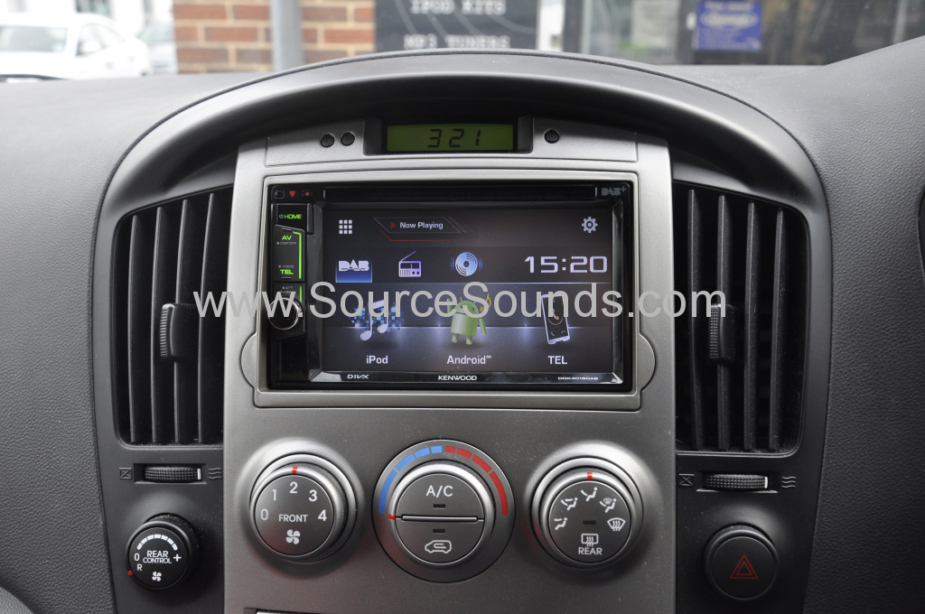 Hyundai i800 2011 DAB upgrade 005