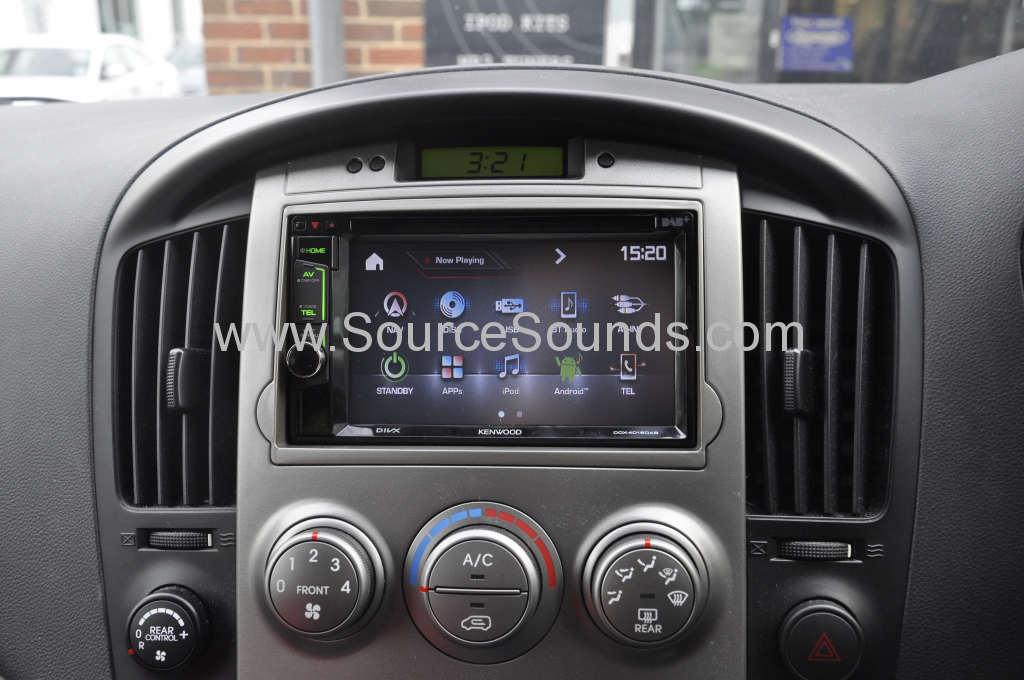 Hyundai i800 2011 DAB upgrade 006