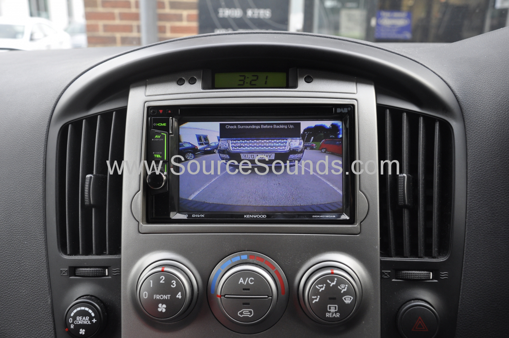 Hyundai i800 2011 DAB upgrade 009