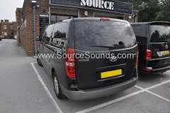 Hyundai i800 2011 reverse camera upgrade 002