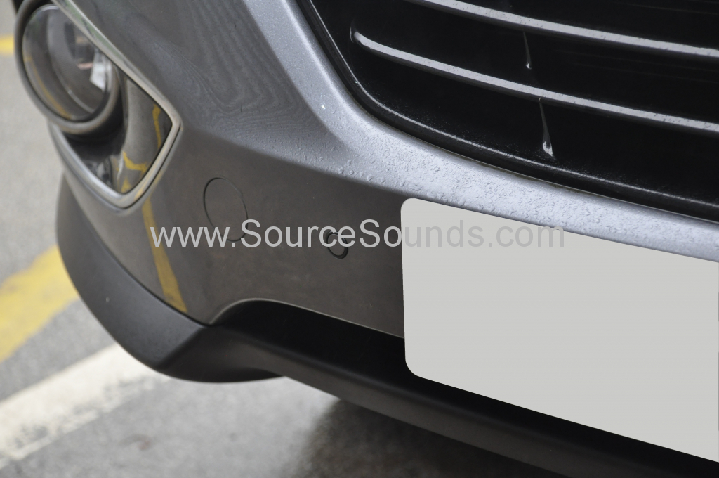 Hyundai ix35 2015 front parking sensors 004