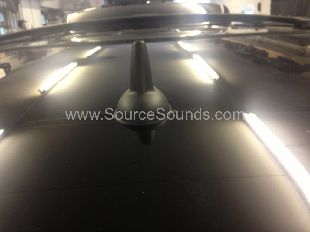 Hyundai Terracan DAB upgrade 007