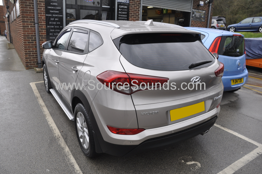 Hyundai Tucson 2015 reverse camera 002