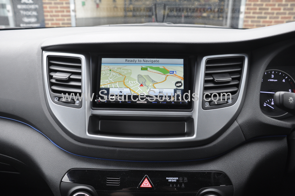Hyundai Tucson 2015 reverse camera 005