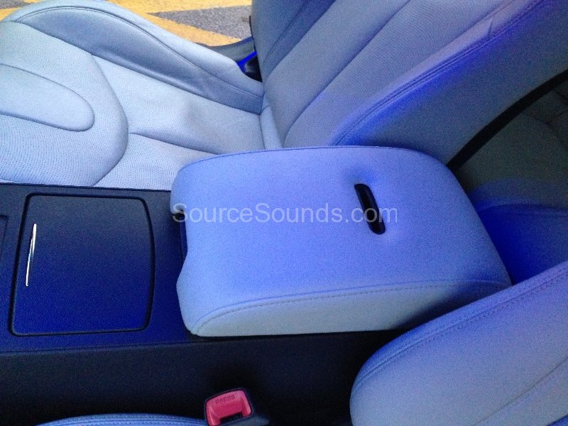 infiniti-g37-2010-ipod-dock-upgrade-004