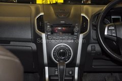 isuzu-d40-2013-dab-upgrade-002