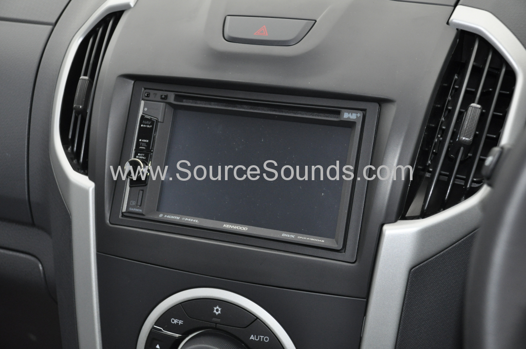 Isuzu DMax 2014 DAB upgrade 002
