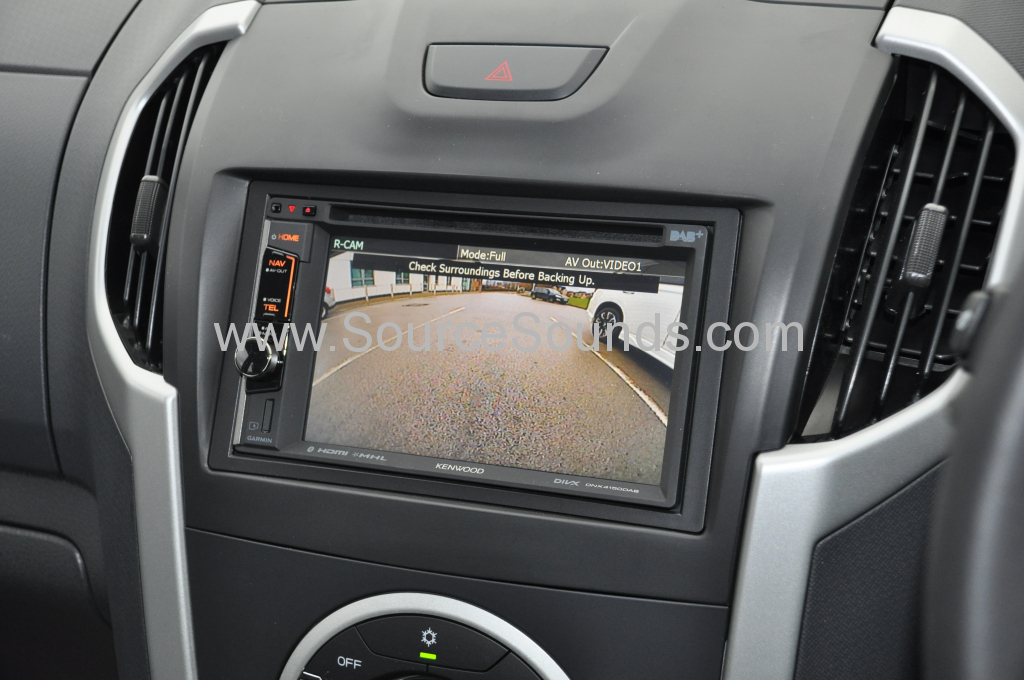 Isuzu DMax 2014 DAB upgrade 007
