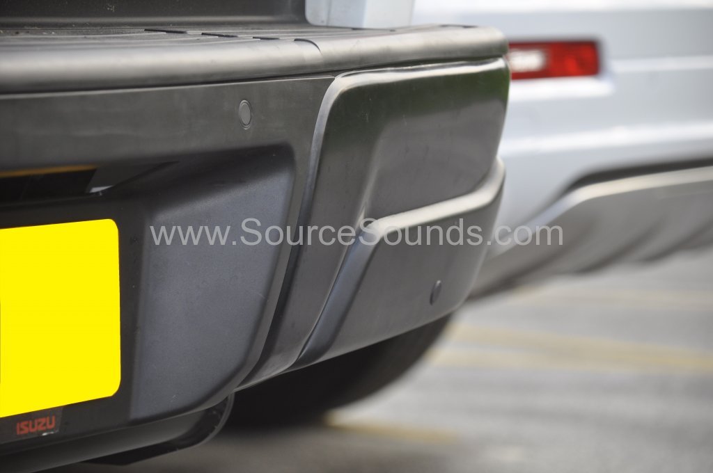 Isuzu D-Max 2014 parking sensor upgrade 008