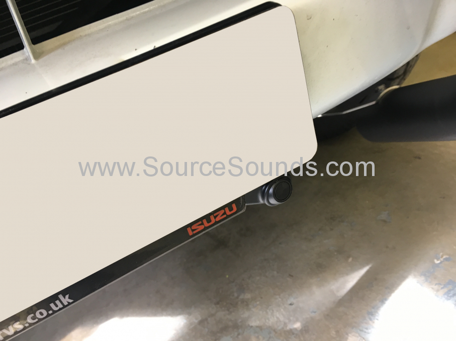 Isuzu_DMax_2017_front_parking_sensors Source Sounds
