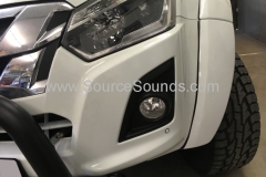 Isuzu DMax 2017 front sensors 006