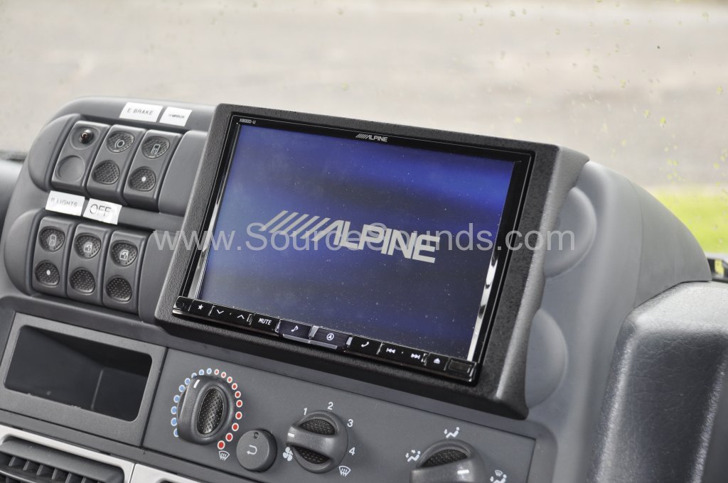 Iveco Horse Box 2005 navigation upgrade 006