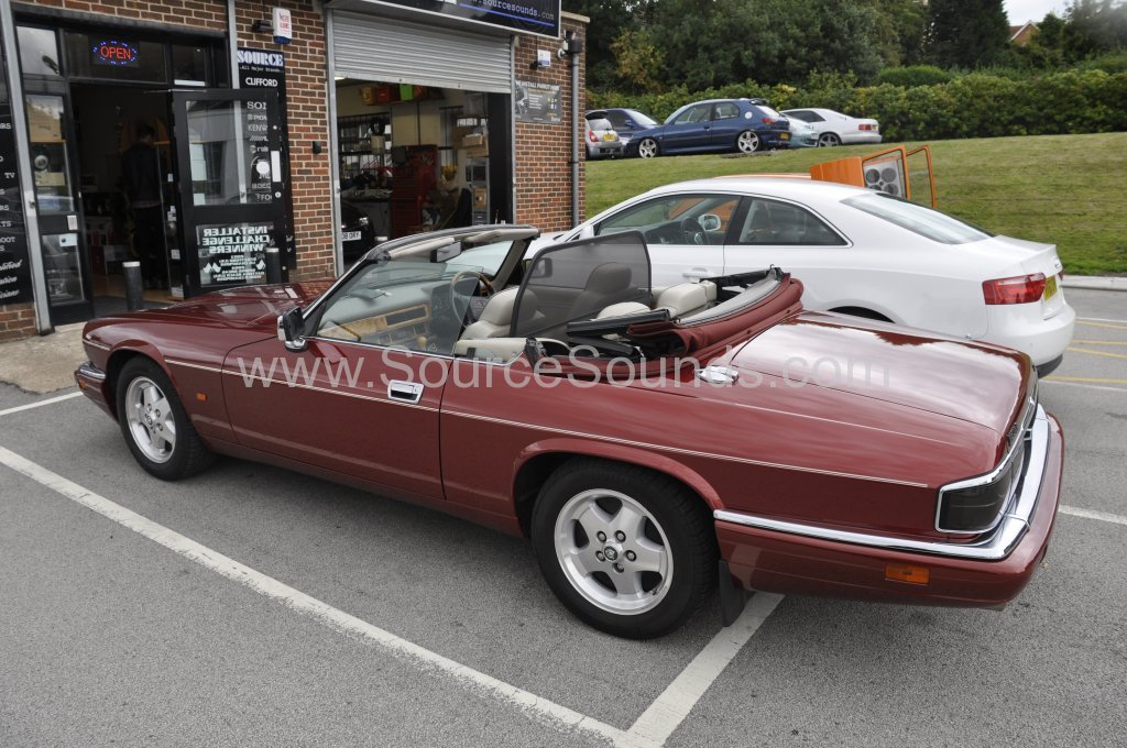 Jaguar XJS 1995 reverse camera mirror monitor 002