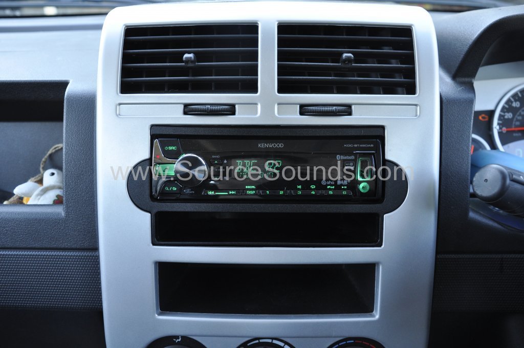 Jeep Compass 2008 DAB stereo upgrade 004