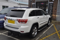 Jeep Grand Cherokee Overland 2012 DAB upgrade 002