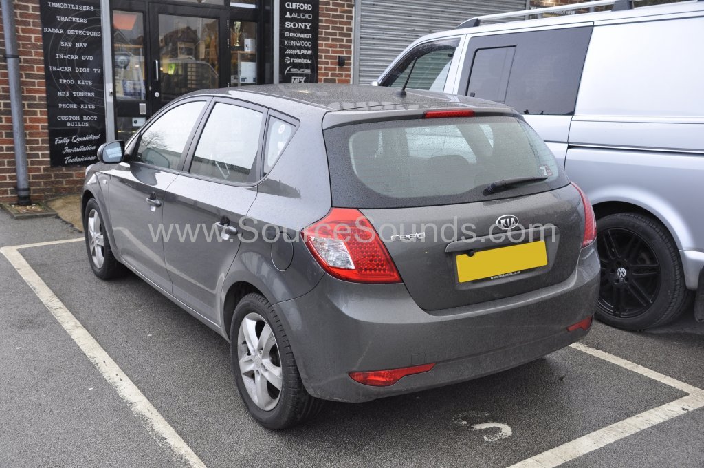 Kia Ceed 2011 parrot asteroid smart upgrade 002
