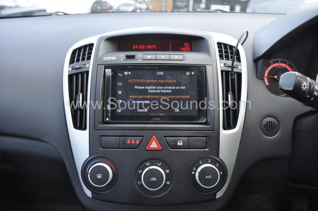 Kia Ceed 2011 parrot asteroid smart upgrade 004