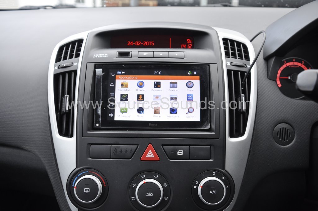Kia Ceed 2011 parrot asteroid smart upgrade 010